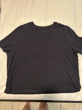 ALO Classic Black Crewneck Tee